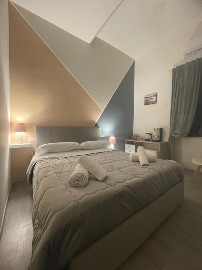 Garibaldi Guest House Наполи Екстериор снимка