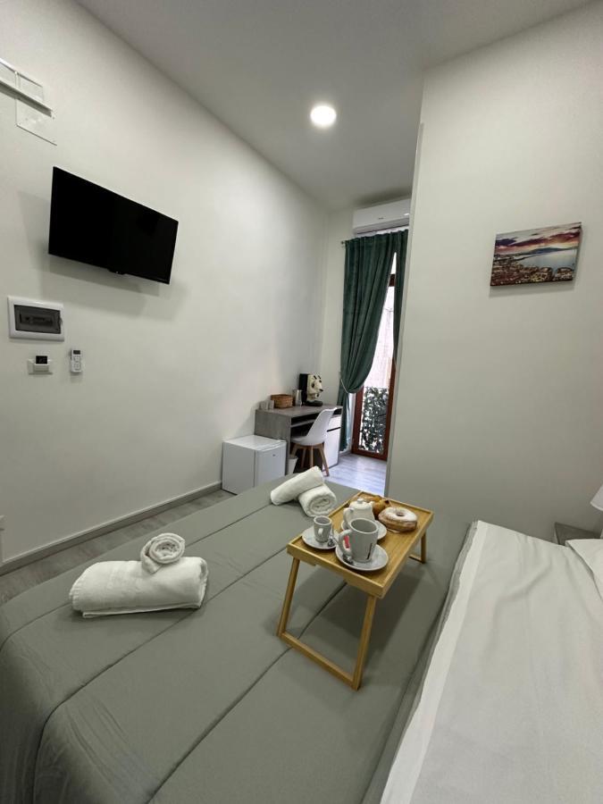 Garibaldi Guest House Наполи Екстериор снимка