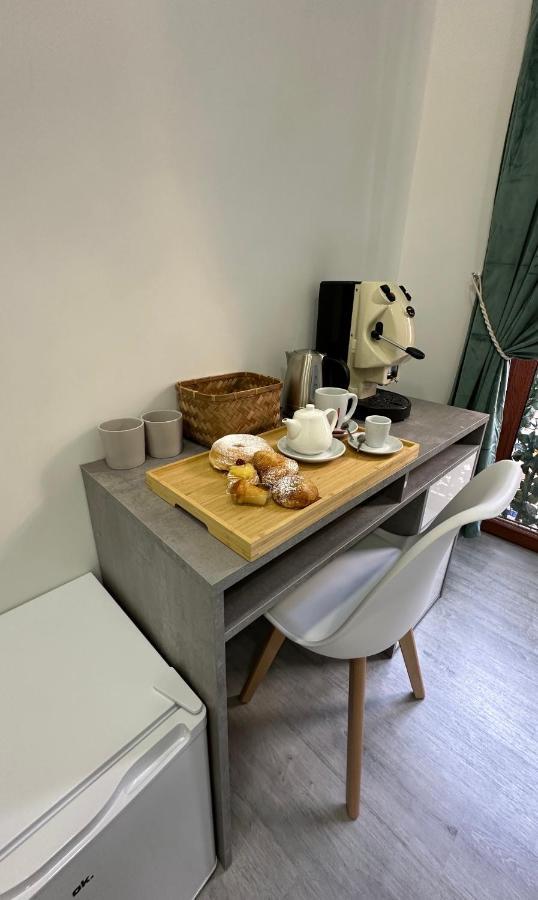 Garibaldi Guest House Наполи Екстериор снимка