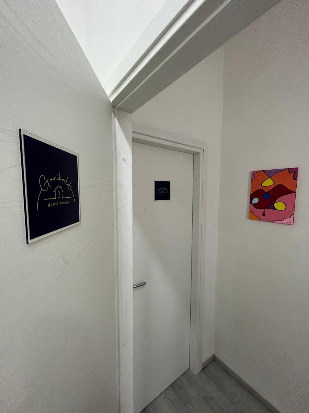 Garibaldi Guest House Наполи Екстериор снимка