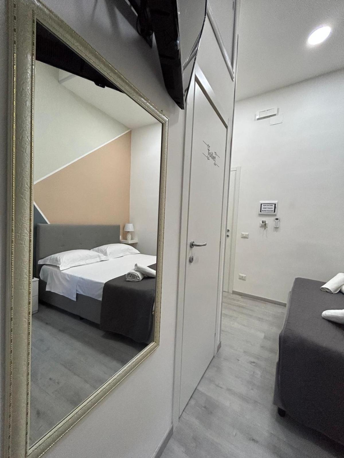 Garibaldi Guest House Наполи Екстериор снимка